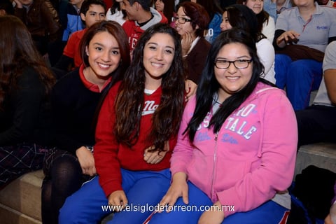 AMIGAS.  Esmeralda, Patricia y María.