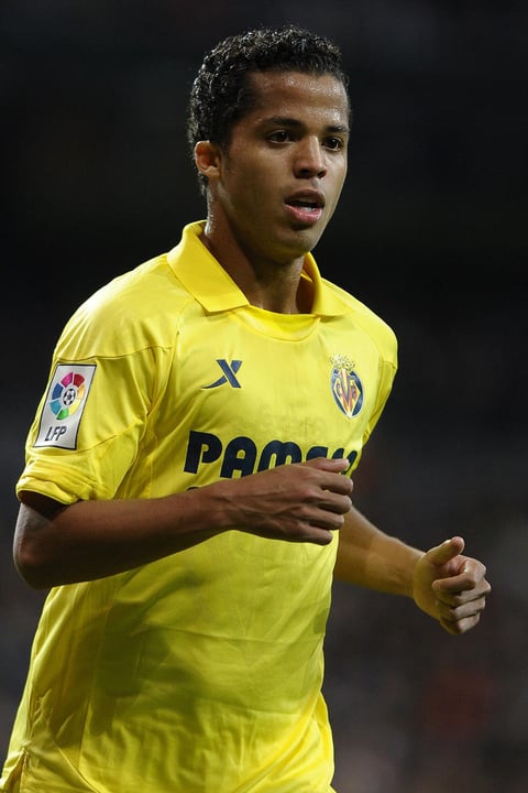 Giovani Dos Santos que esta temporada ha brillado con el Submarino Amarillo.
