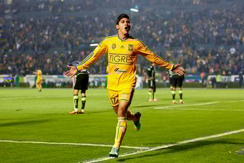 Alan Pulido se mantienen tras su buena actuación ante Corea del Sur, el pasado mes de enero.