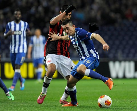 Héctor Herrera también del Porto, disputo competencia europea este jueves.