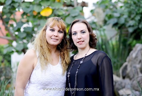 Lourdes Ávalos y Martha Campos.