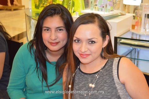 Beatriz Salinas y Karla Peña.