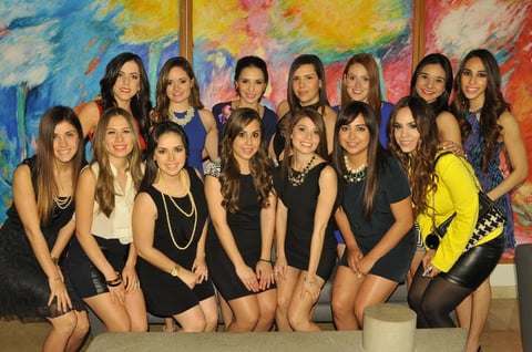 La festejada con sus amigas.