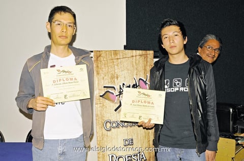 GANADORES DE CONCURSO DE POESíA.  Axel y Sebastián.