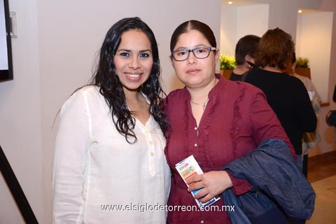 Elizabeth y Perla.