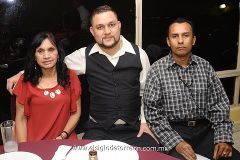 Nohemí, José Luis y Josué.