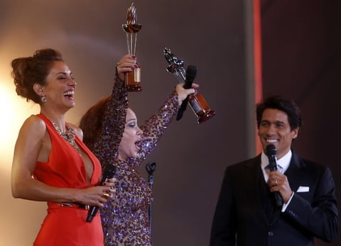 Su total entrega en la Quinta Vergara la hizo acreedora a las antorchas y gaviotas de Plata y Oro, reconocimientos que entrega el público del certamen chileno.