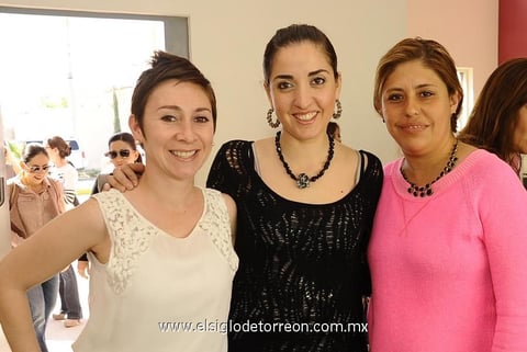 Rosina, Claudia y Sarita.
