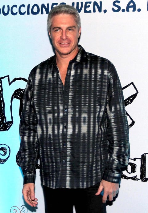 El actor Lisardo desfiló por la alfombra roja en la Cineteca Nacional.