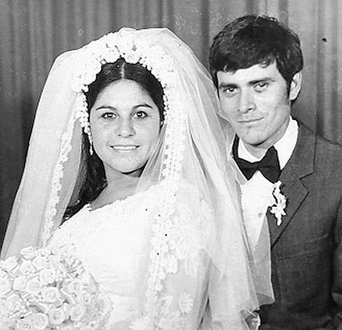 Maricruz Meraz Torres y Cristino Morán Martínez el día de su boda el 23 de febrero de 1974. Actualmente, cumplieron 40 años de matrimonio.