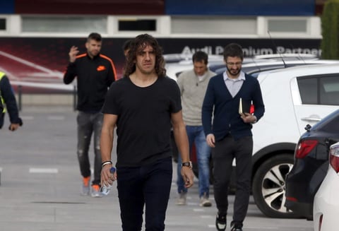 Puyol a su llegada a la rueda de prensa.