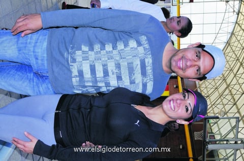 EN FESTEJO CíVICO.  Manuel Kristal y Victoria Rodríguez.