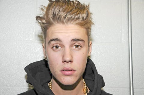 La policía de Miami dio a conocer una serie de fotografías de los tatuajes del cantante Justin Bieber, tomadas cuando fue arrestado.