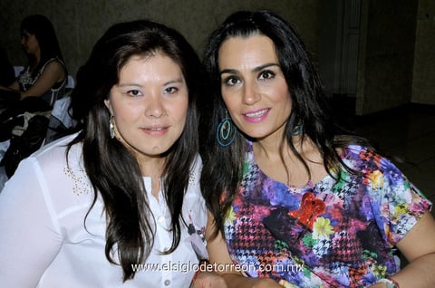 Esther y Lupita.