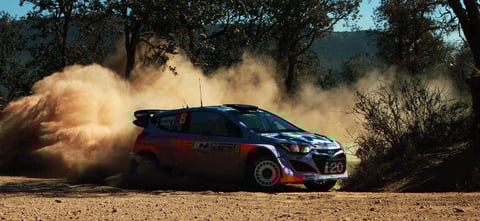 Espectacular imagen del vehículo de Chris Atkinson y  Stephane Prevot este viernes.