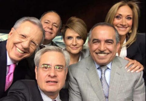 El equipo del programa Tercer Grado no se quedó atrás y los periodistas posaron para su "selfie".