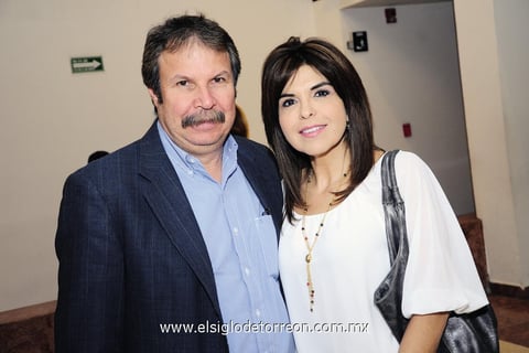 EN EL NAZAS.  Eugenio y Mary Cruz.
