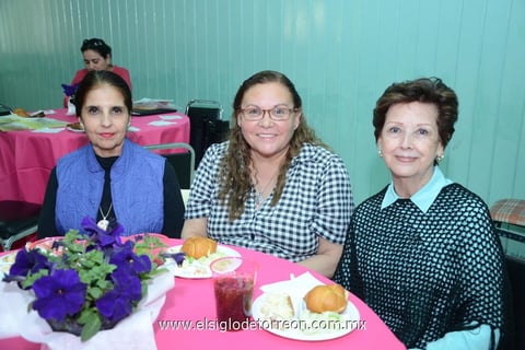 Estela, Paquita y Amelia.