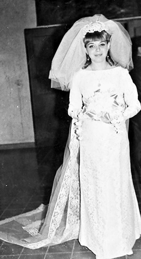 Luz María Zamarrón Siordia (f) en su boda el día 3 de febrero de 1968.