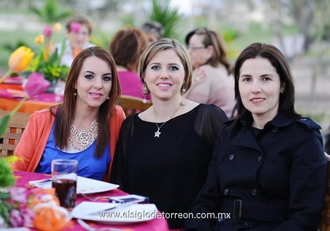 Cristina, Keta y Sofía.