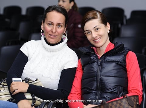 Iveth y Juliana.