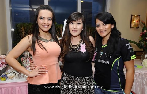 Mariana, Alejandra y Magaly.