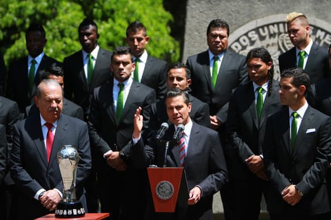 "Estoy seguro que el corazón y la pasión de toda la afición mexicana habrá de volcarse para apoyar y respaldar, desde cualquier espacio, a nuestra gran Selección Nacional", señaló Peña Nieto.