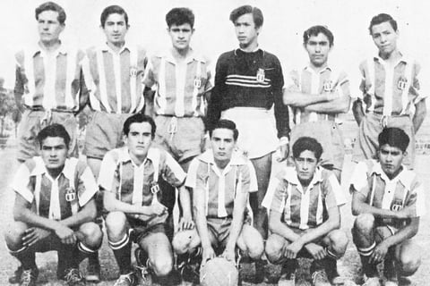 Julio Campo, Pepe Gómez, Armando Samaniego, Fernando Barrón, Trucson, Sergio Esparza, Ramiro Juárez, Pedro García (f), Alejandro Díaz, Roberto ‘Gringa’ Vega (f) y Mario Ramos, integrantes del Equipo Asturias, campeón en la década de los 50