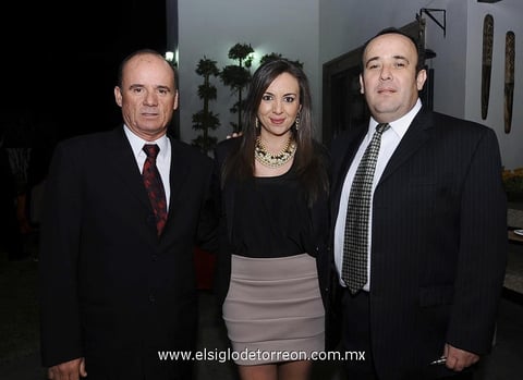 Ricardo Aguilera, Martha Ude y Enrique Ude.