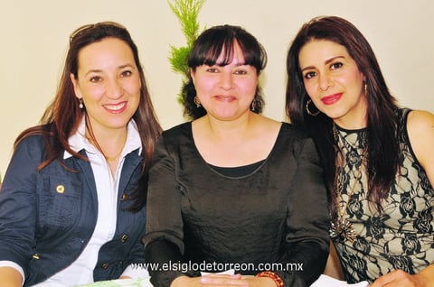 Carmen, Claudia y Martha.