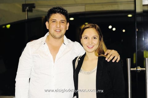 EN CONFERENCIA.  Servando y Maricruz.