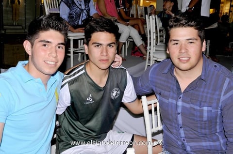Santi, Gael y Manri.
