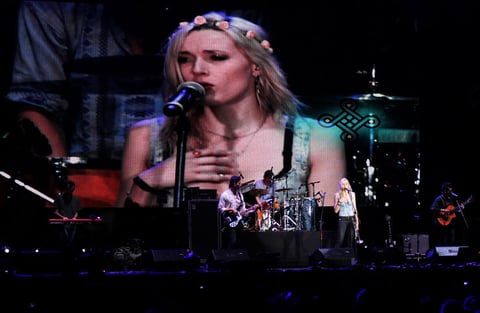 Jenny and The Mexicats entregó al público también algunos temas en inglés.