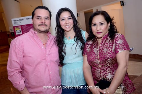 Isaac, Ángeles y Laura