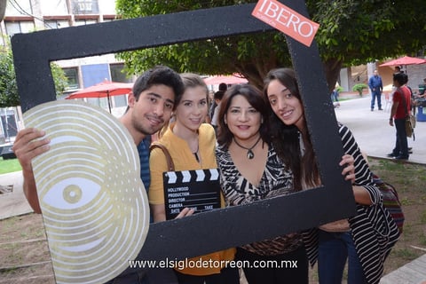 Ernesto, Lorena, Laura y Sofía.