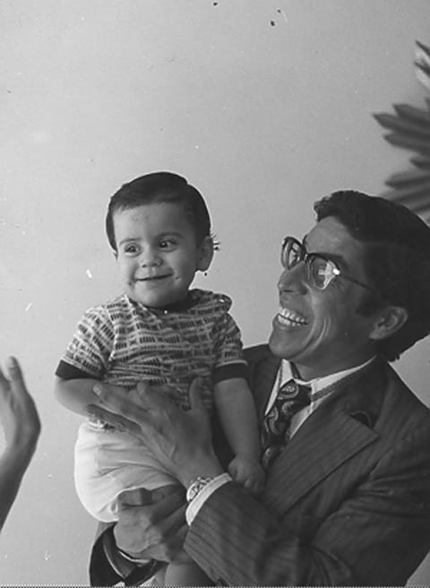 Dionisio Sánchez Herrera con su hijo Javier, en los 60’.