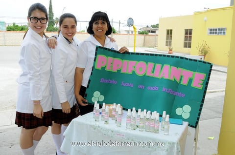 01042014 Irma, Sofía, Rodrigo, Raquel y Anuar.