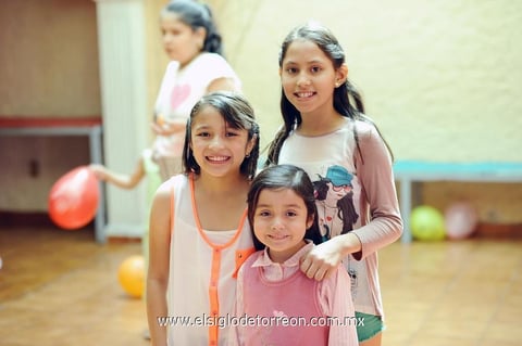 01042014 Nadia, Rebeca y Camila.