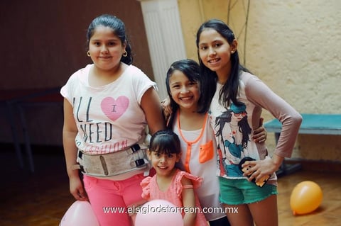 01042014 Genny, Nadia, Rebeca y Mía.