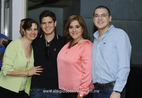02042014 ACUDEN A INAUGURACIóN DE GIMNASIO.  Luz, Isaac, Marissa y Hugo.