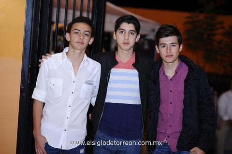 04042014 EN EL CONCIERTO DE ZOé.  Diego, Javier y Andrés.