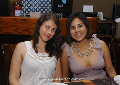 04042014 Lucía y Tania.