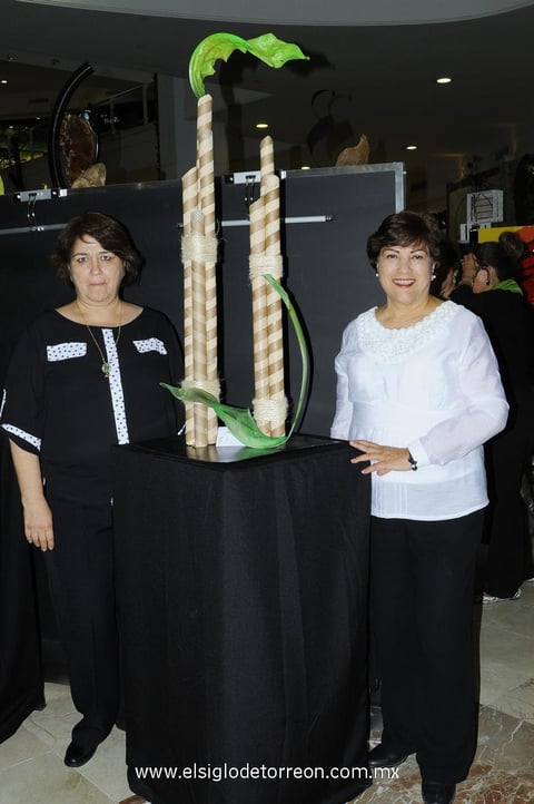 05042014 Lorena y Carmelita.