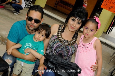 07042014 Juan Manuel, Emiliano, Hilda y Sofía.