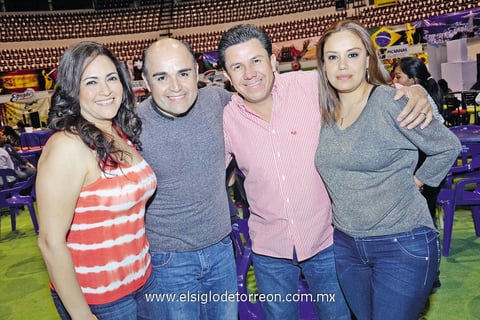 06042014 EN PAREJAS.  Elizabeth, Manuel, Salvador y Lorena.