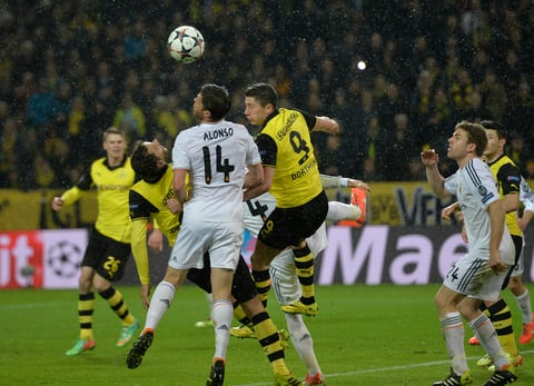 Dortmund 'mordía' al Madrid en toda la cancha.