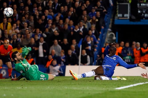 Demba Ba entró de cambio al 66' y se convirtiría en el héroe.
