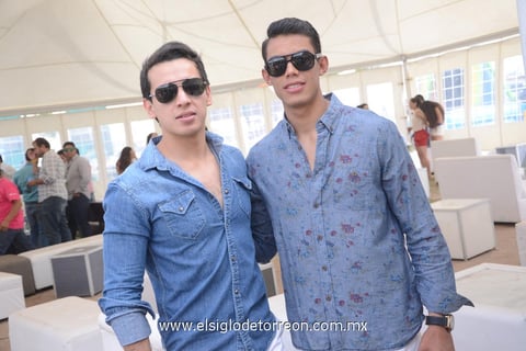 10042014 AMIGOS.  Víctor y Joel.