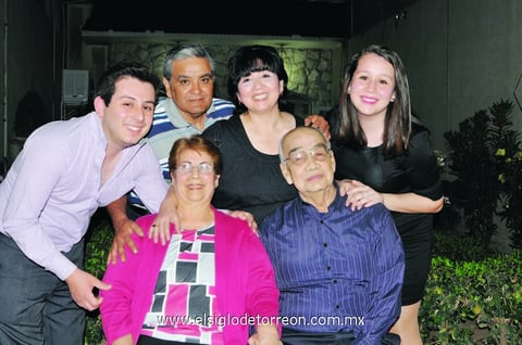10042014 CONTENTOS.  Jorge, Bertha, Carlos, Ana Bertha, Jorge Armando y Ana Bertha.