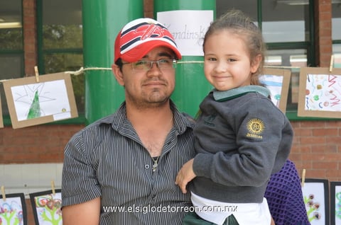 12042014 EN LA SEMANA DE LAS BELLAS ARTES.  Candelario y Camila.